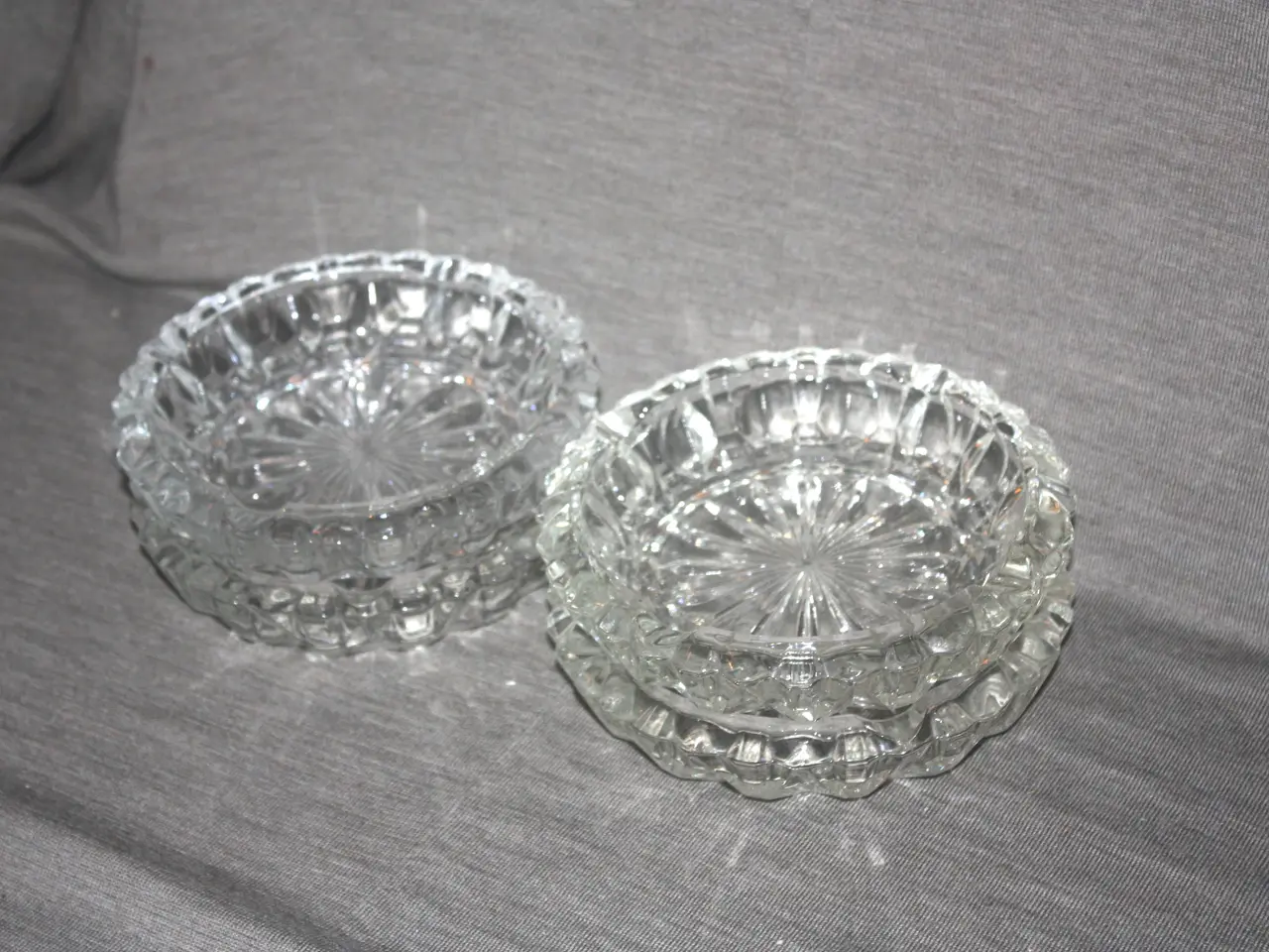 Billede 2 - Askebæger i glas diam. 15 cm pris for 4 stk.