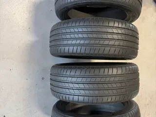 Brugte Bridgestone 235/45 18