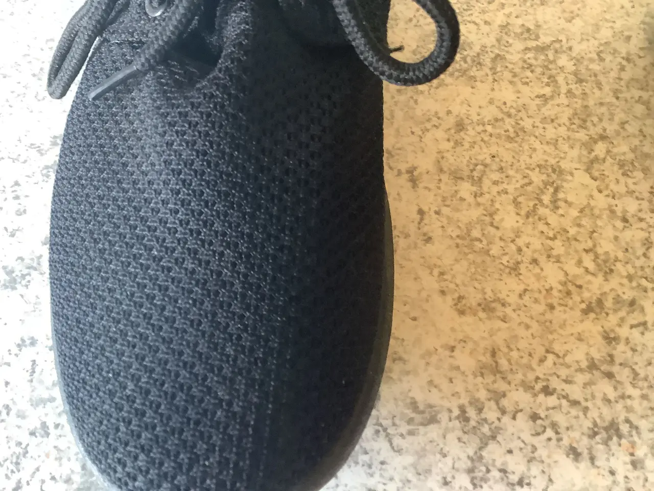 Billede 6 - Helt nye sneakers str. 40. Sålens længde 25,5 cm.