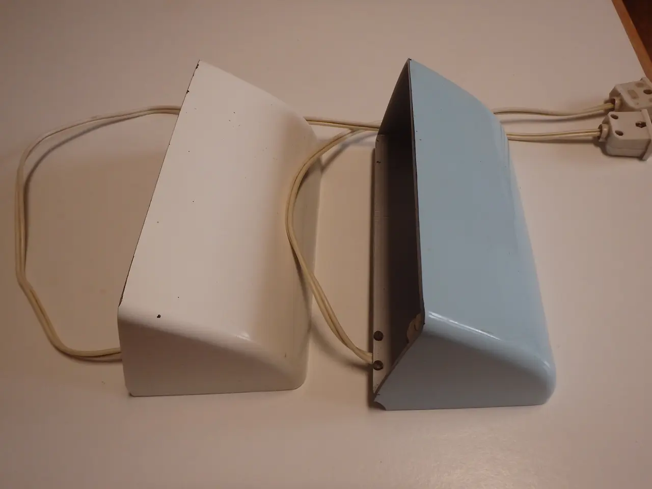 Billede 1 - 2 stk. Retro væg eller sengelampe i pvc eller ABS-