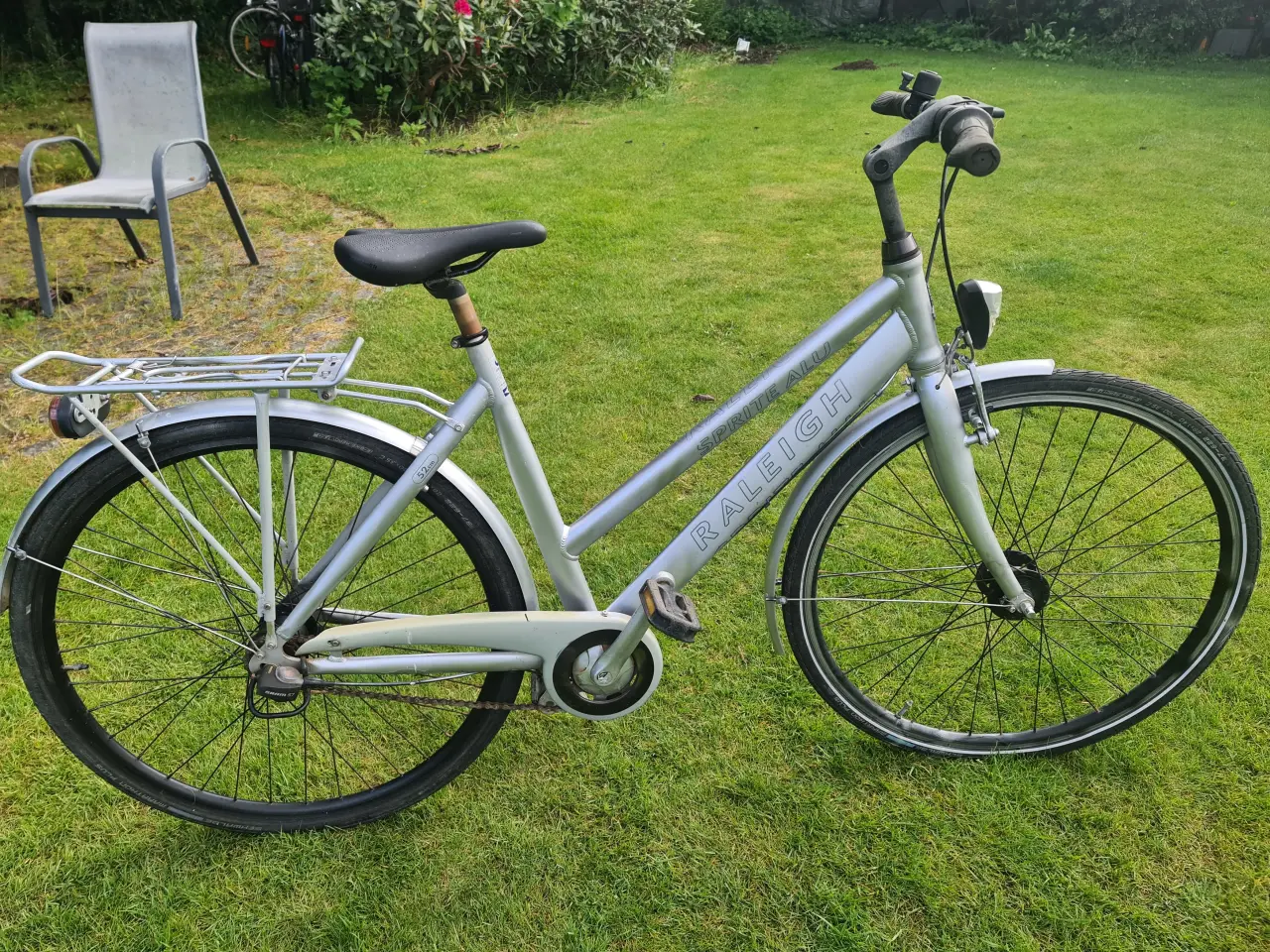 Billede 1 -  Damecykel RALEIGH 28" til salg