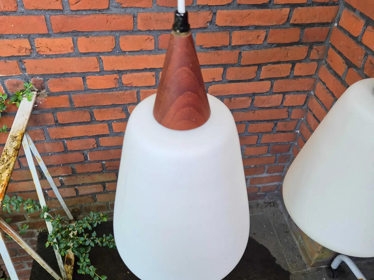 Billede 15 - Høje retrolamper i opalglas og teak