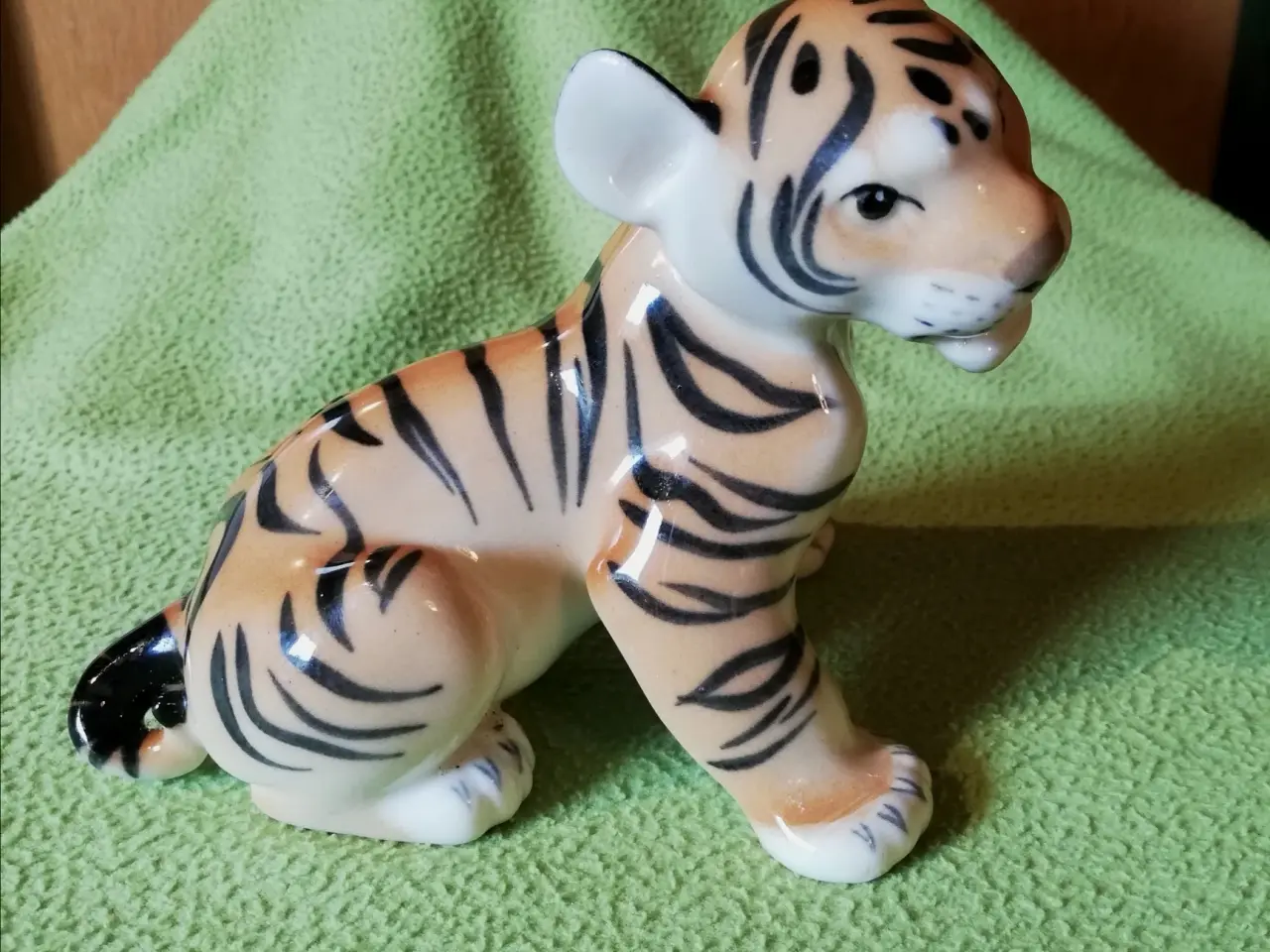 Billede 3 - Russiske figurer tiger, løver, zebra og bambi