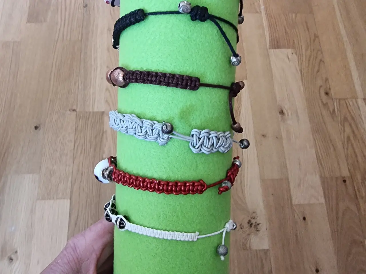Billede 3 - Diverse knyttede armbånd