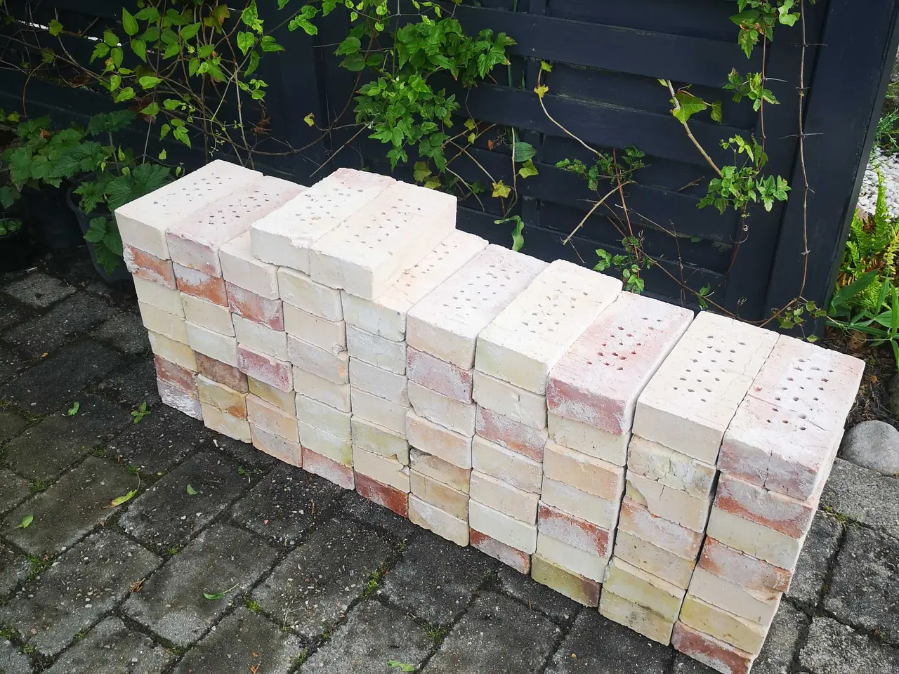 Billede 1 - Rensede mursten