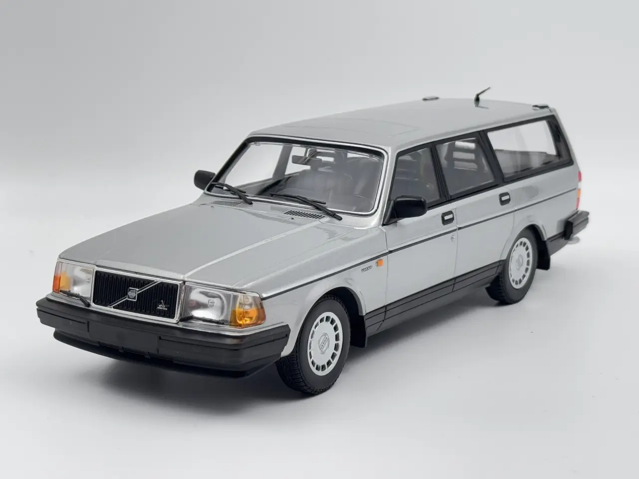 Billede 1 - 1986 Volvo 240 GL Break / Stationcar - 1:18