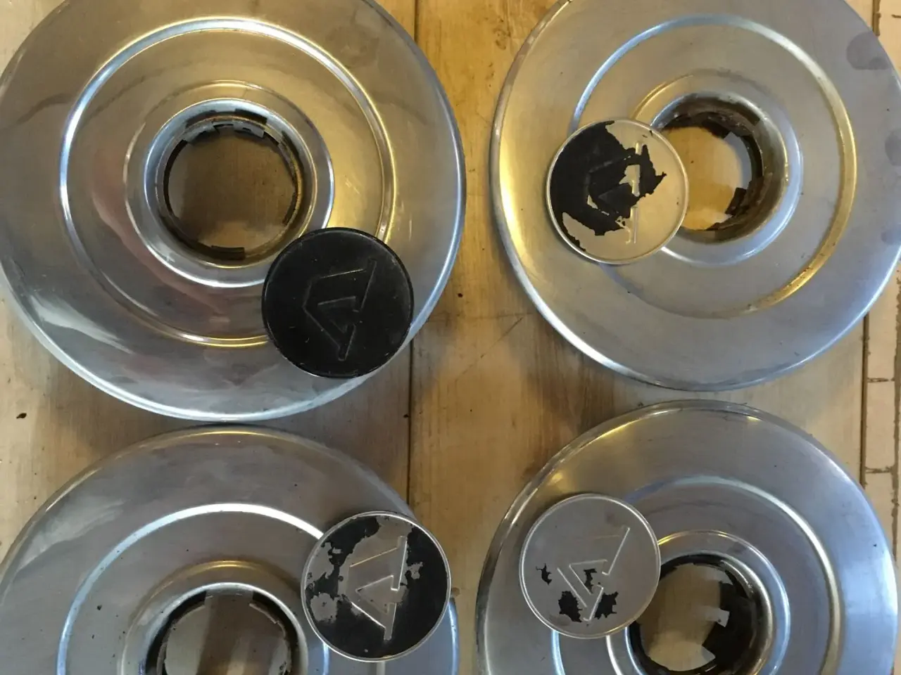 Billede 2 - Volvo 240/242/244/245 navkapsler