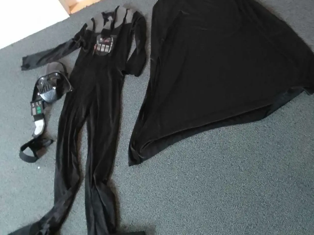 Billede 2 - Starwars, DARK VADER kostume str 128