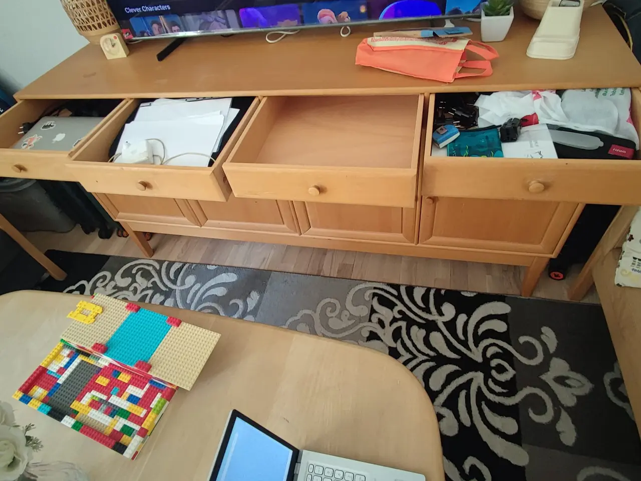 Billede 5 - Solid Wood Sideboard with Drawers and Storage