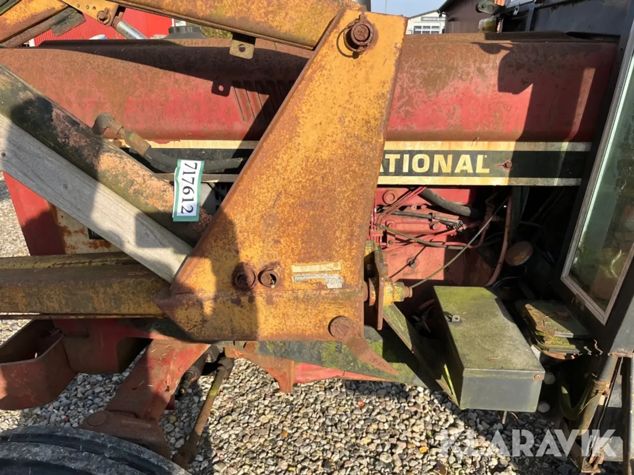 Billede 11 - Traktor International 684 med frontlæsser