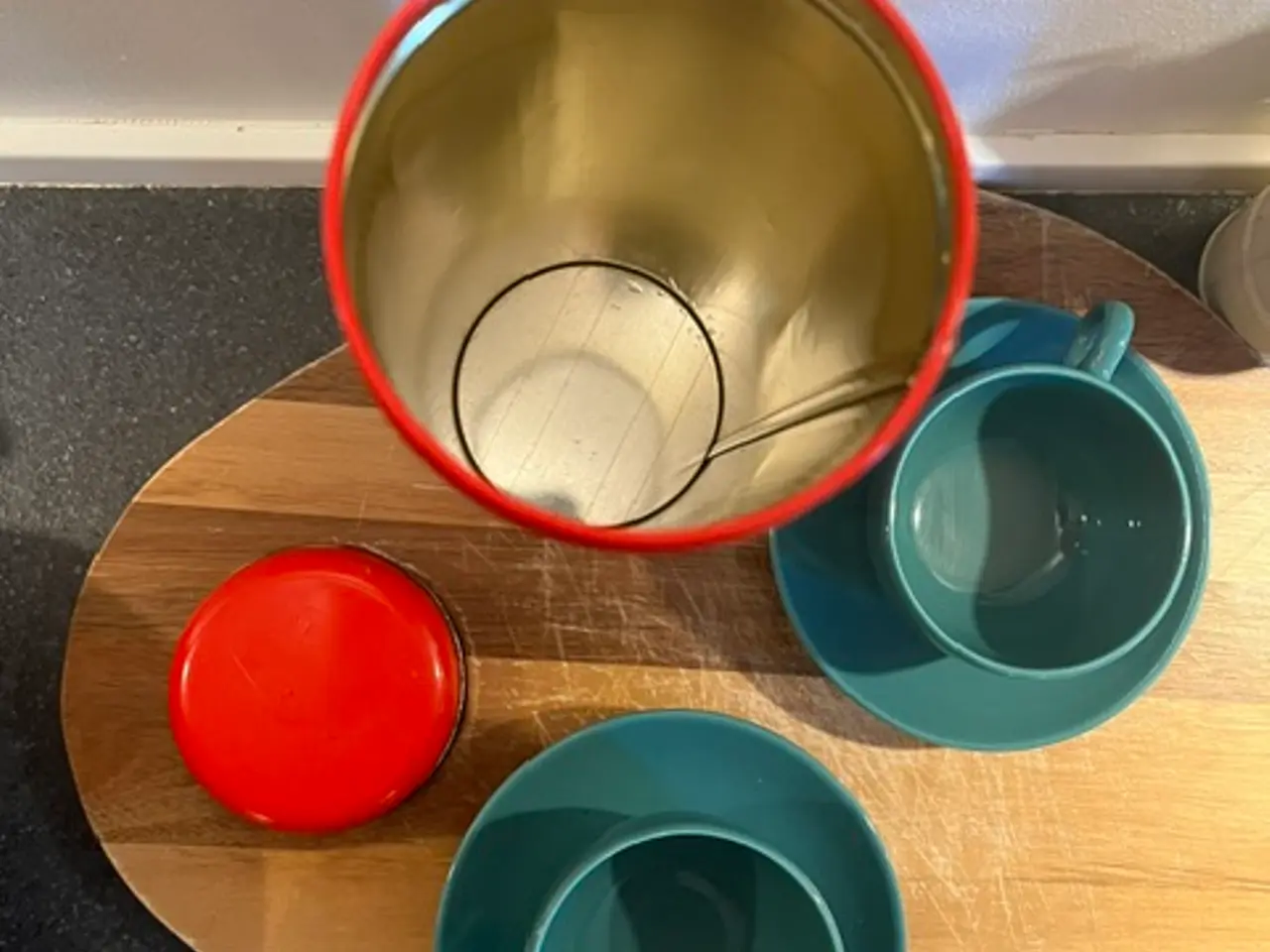 Billede 3 - Retrosæt: Fransk vintagedåse & 2 italienske kopper