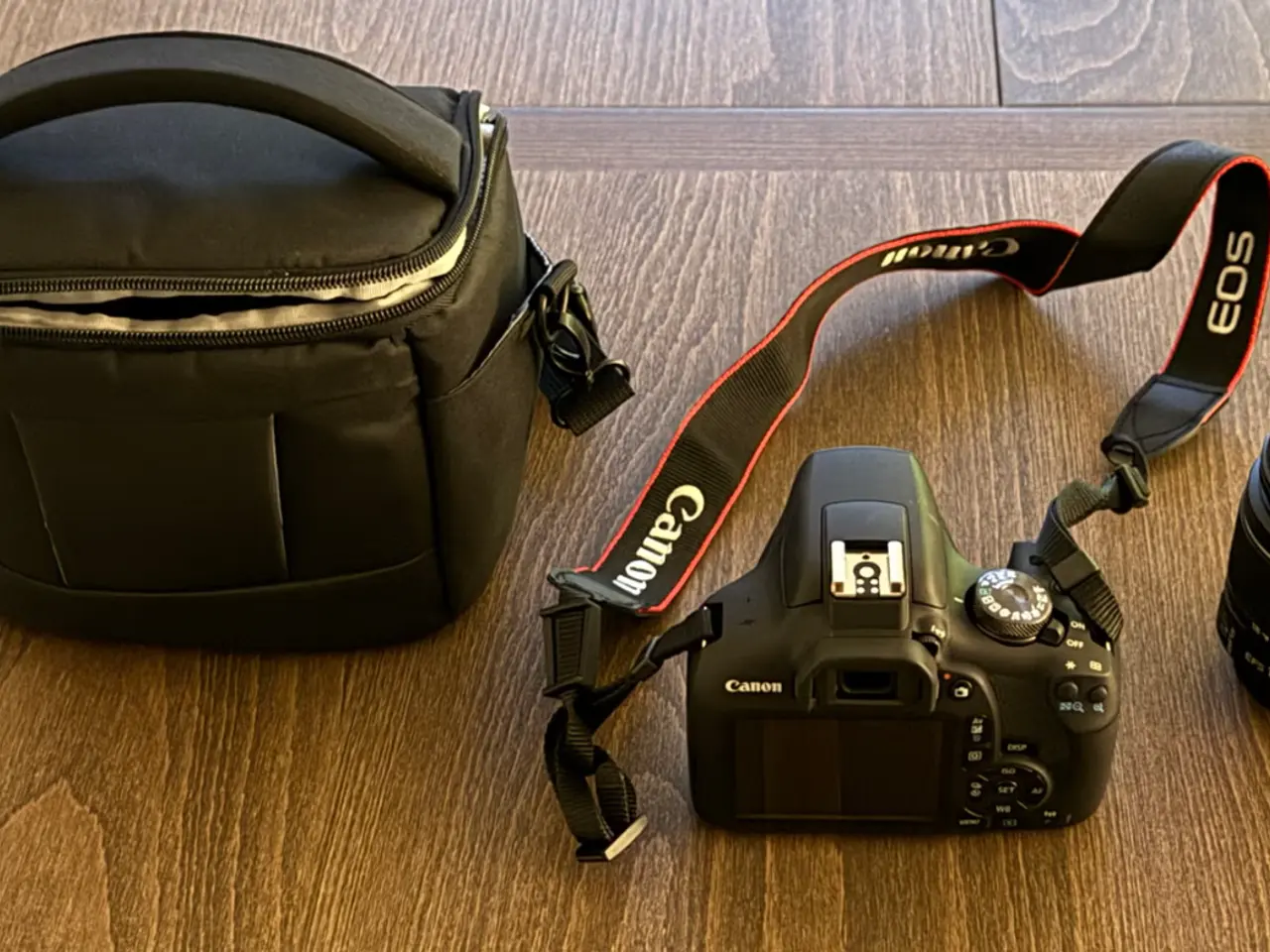 Billede 2 - Canon EOS 2000D 18-55mm III kit - som ny