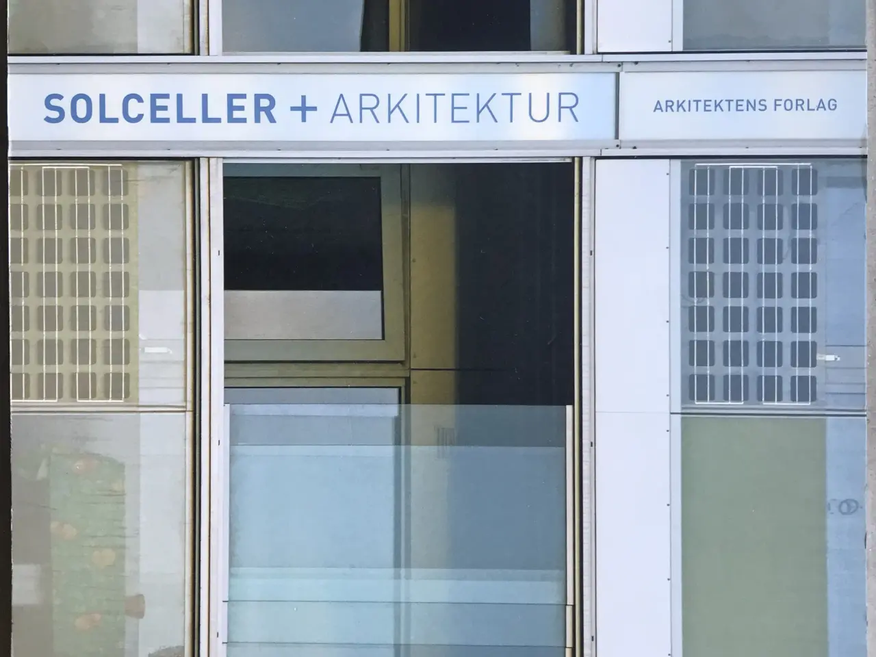 Billede 1 - Solceller + arkitektur, Misser Berg (Red.)