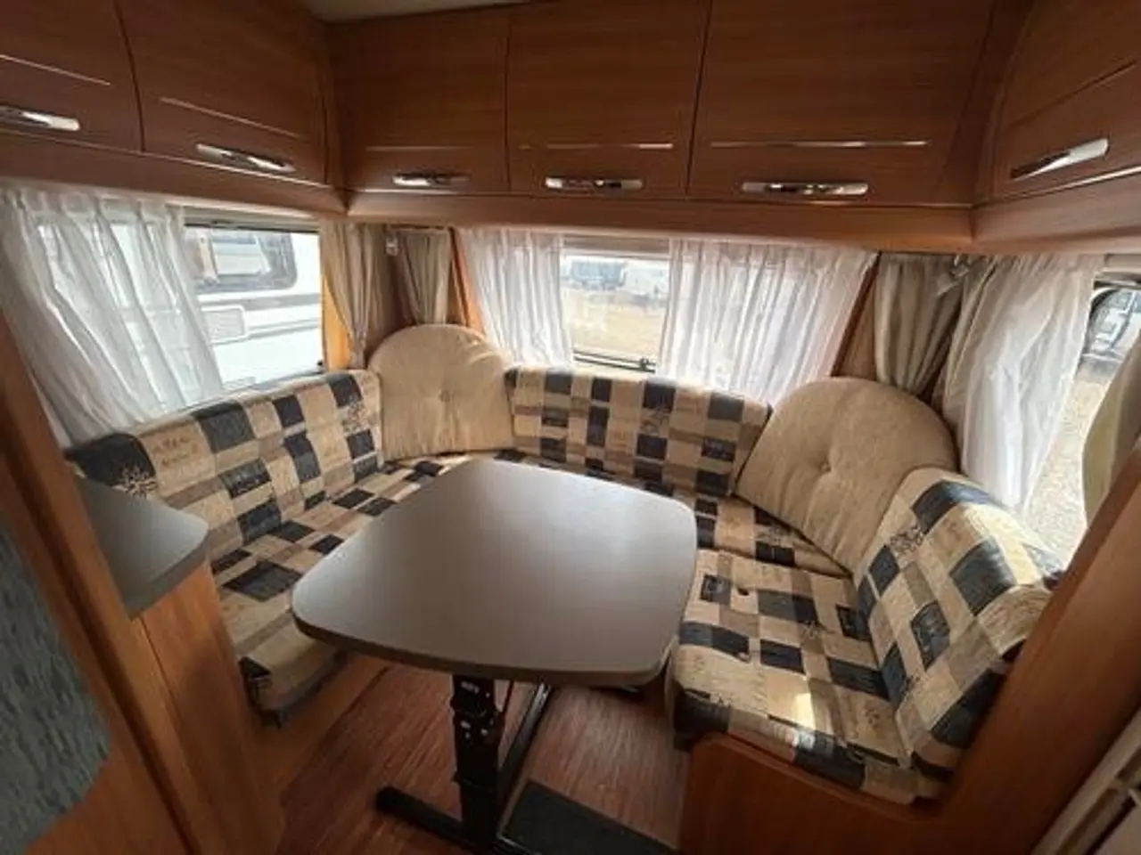Billede 3 - Hobby DE LUXE 460 LU