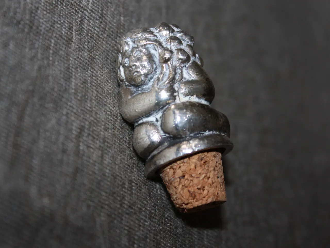 Billede 4 - Vinprop i metal med figur