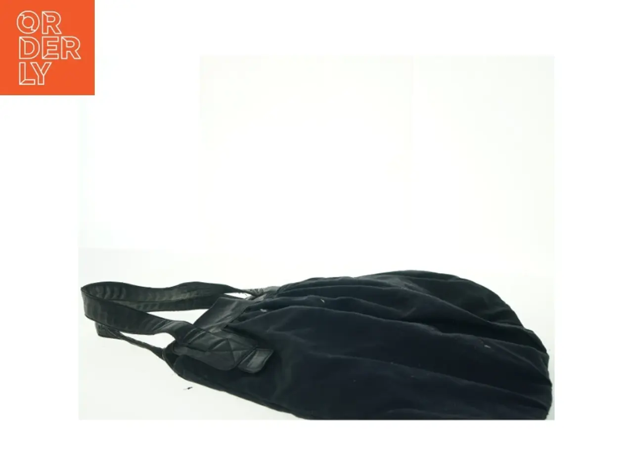 Billede 4 - Stor sort skuldertaske med pyntedetaljer fra Bianco (str. 57x46 cm)