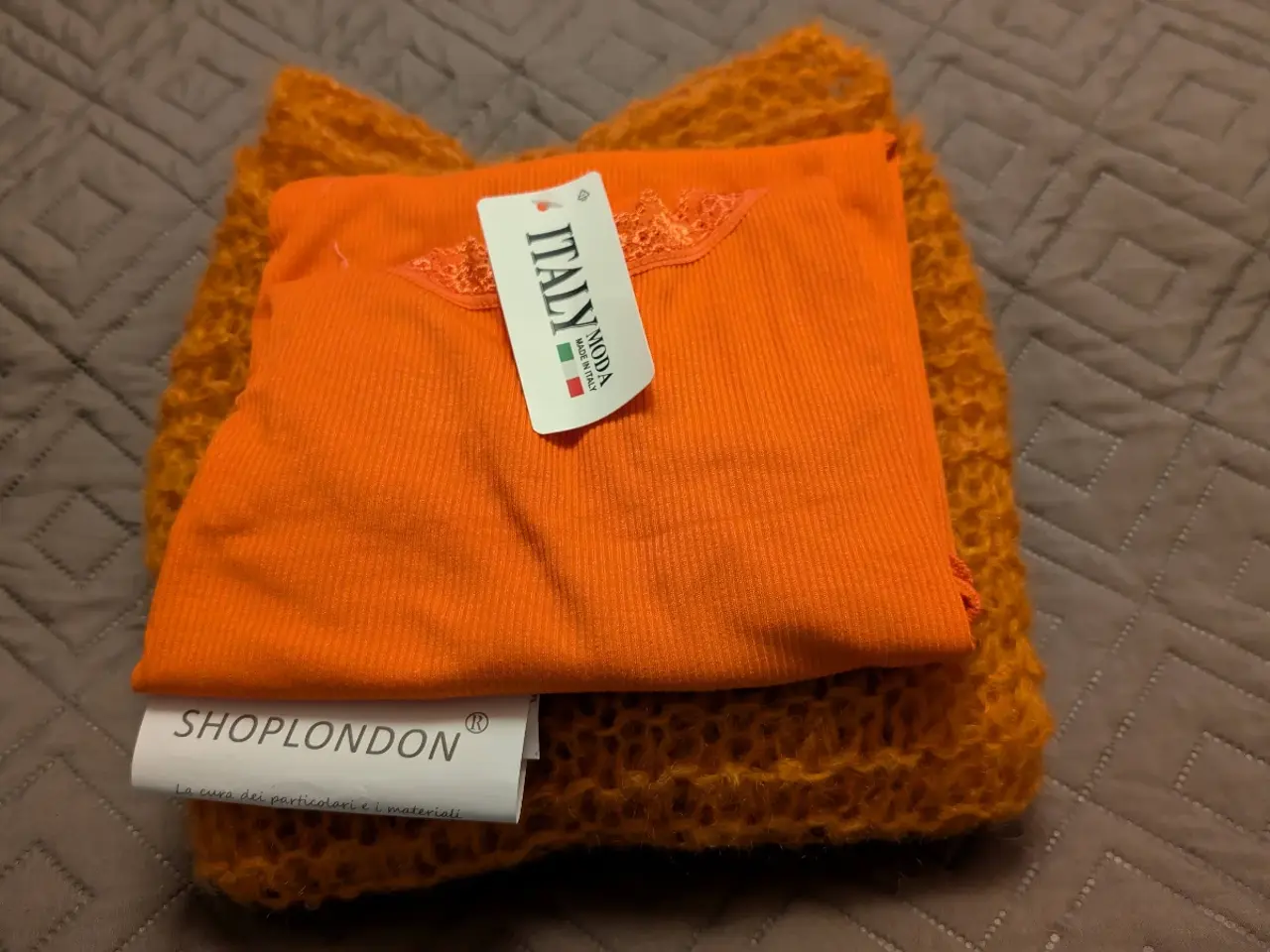 Billede 2 - Orange strik med top