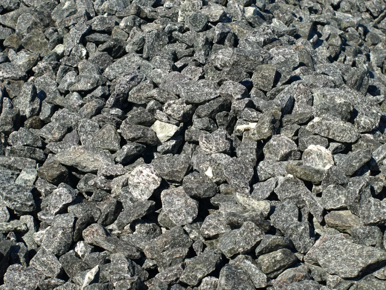 Billede 1 - Granitskærver - Sort, rød og grå (Grå pr. ton fra)