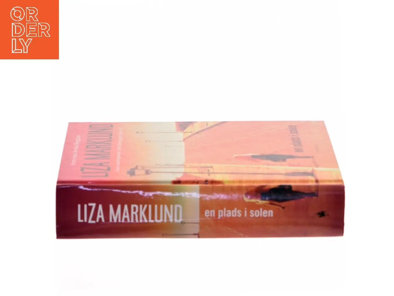 Billede 2 - En plads i solen : krimi af Liza Marklund (Bog)