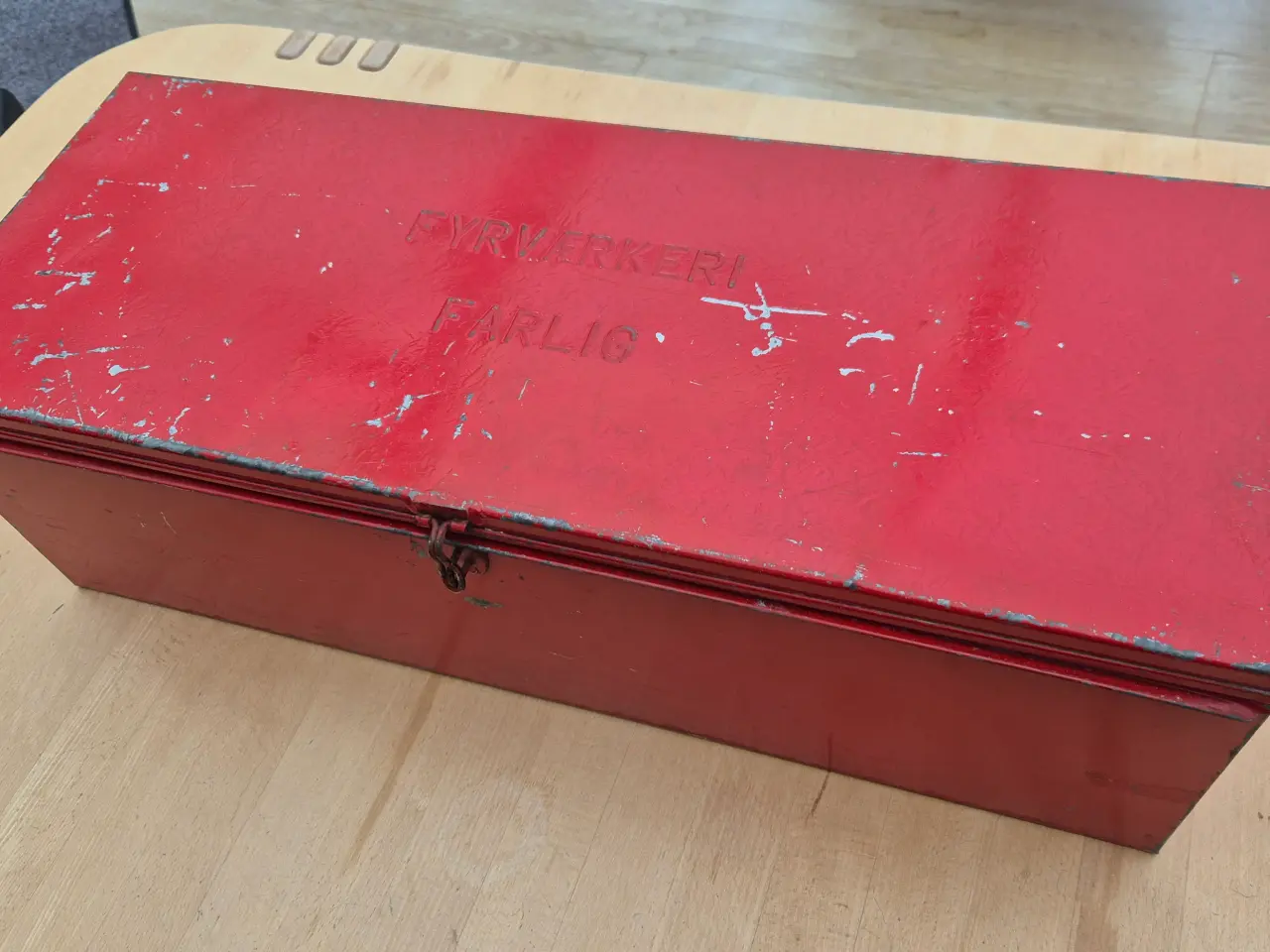 Billede 1 - Fyrværkeri metal kasse retro