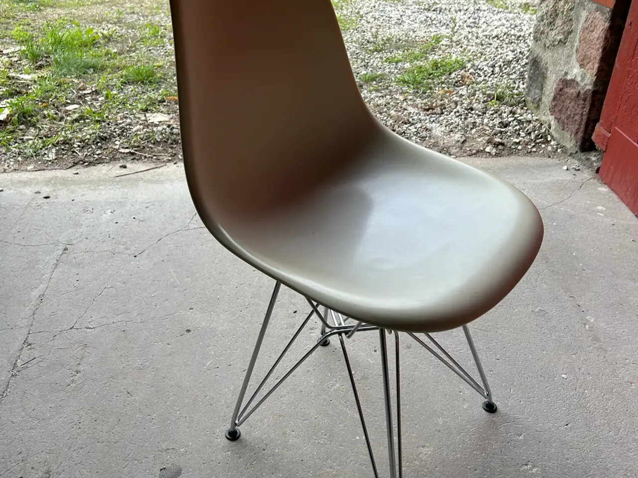 Billede 10 - 8 stk. flotte Eames DSR-stil spisebordsstole (Repl