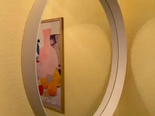 Hvidt rundt spejl