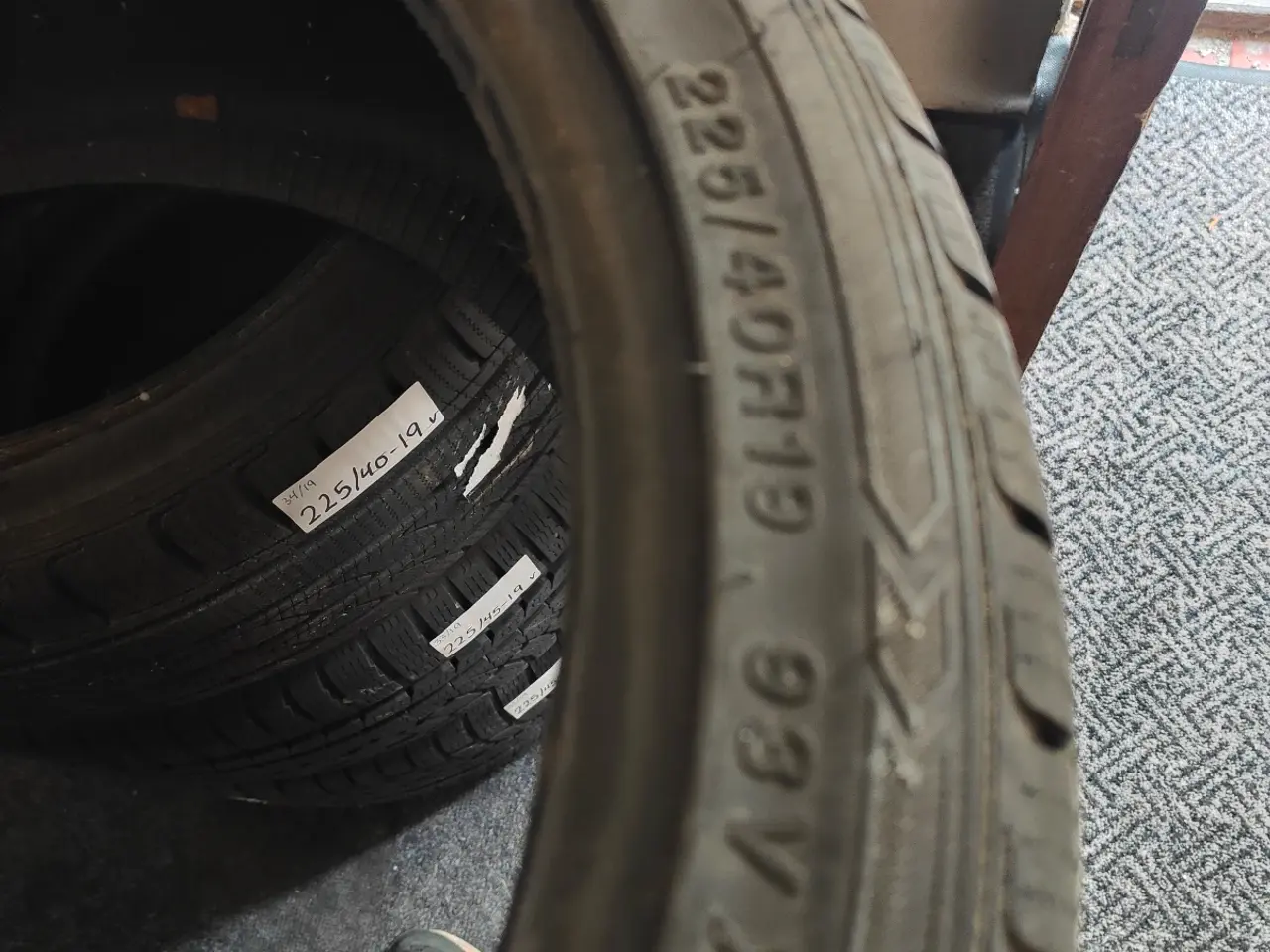 Billede 2 - 4 stk 225/40-19 Vinterdæk ❄️👨🔧