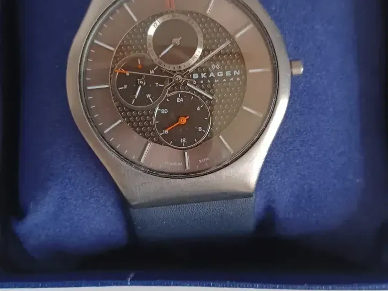 Billede 2 - Skagen, næsten ikke brugt. "Replika" Casio MDV106
