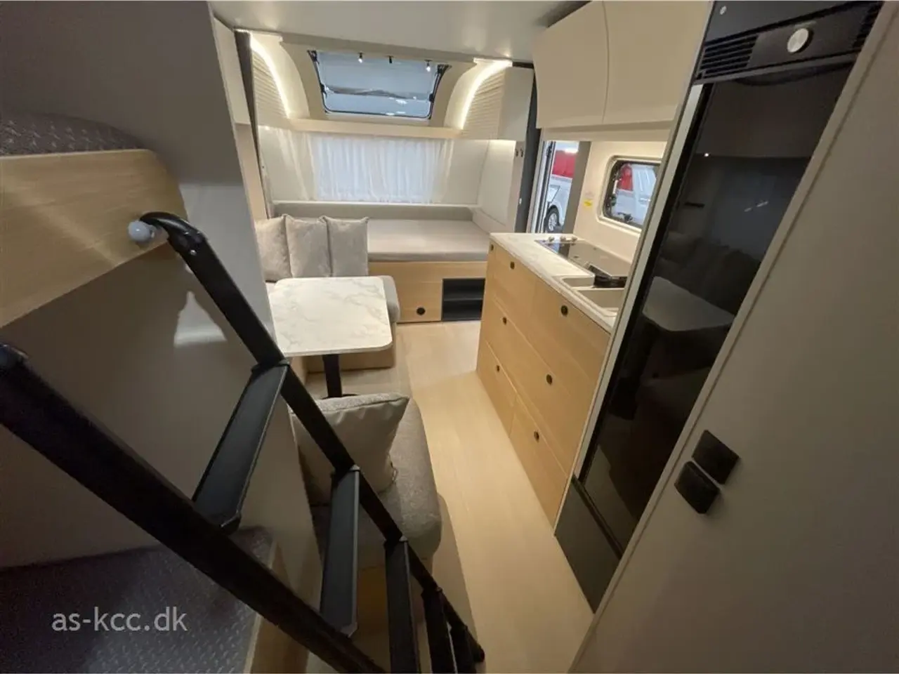 Billede 10 - 2026 - Adria Adora 573 PT   Adria Adora 573 PT Nyhed årg. 2026  6/7 sovepladser. 2000 kg totalvægt kan vejes ned. Vario gasvarme.