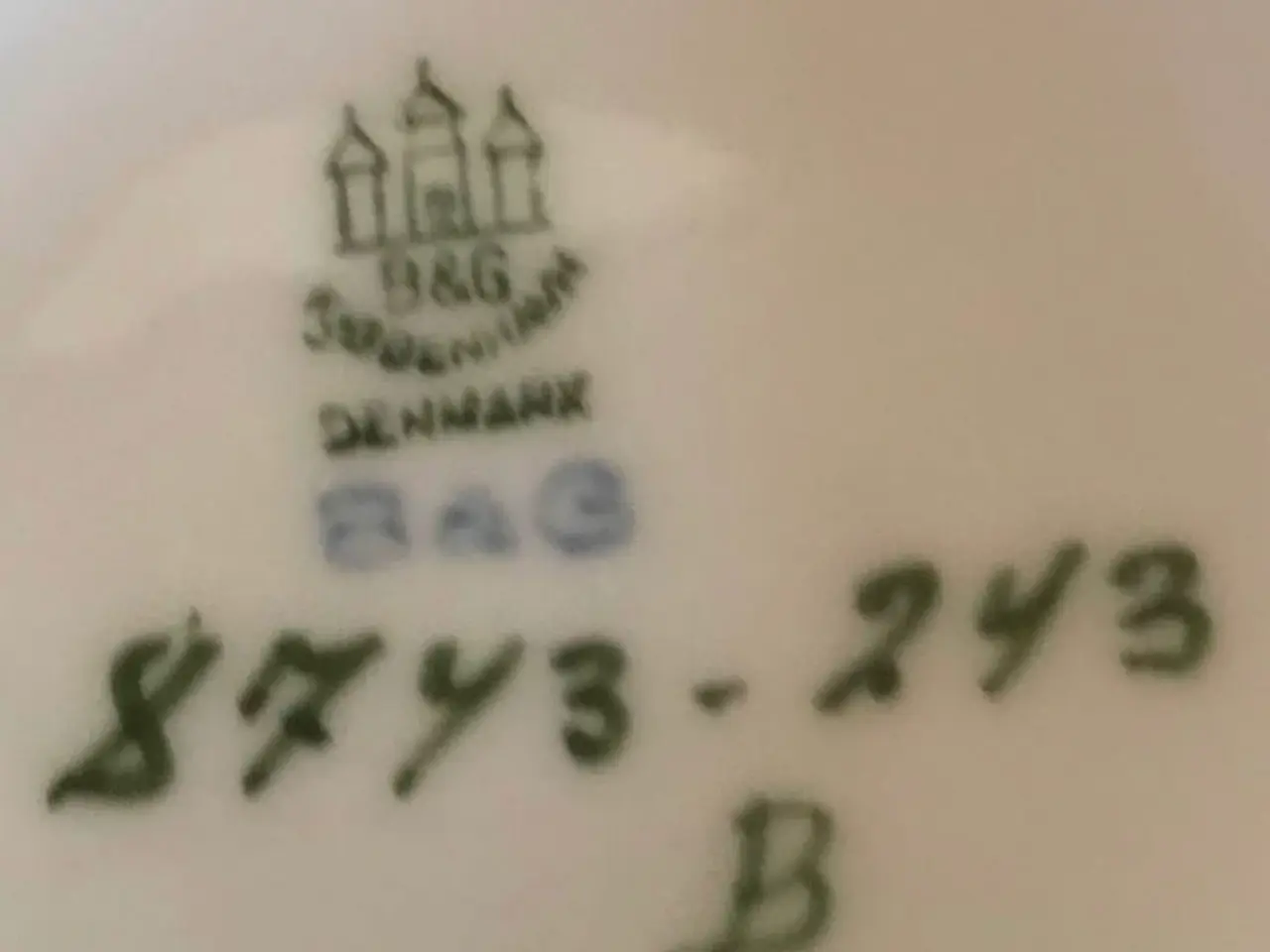 Billede 5 - Vase dekoreret med hvid klitrose / hyben rose