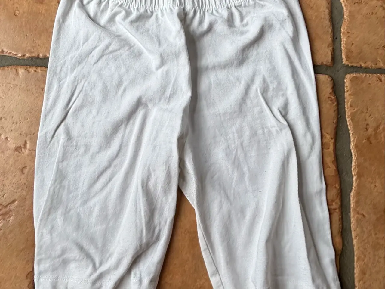 Billede 1 - Hvide shorts vrs 146/152