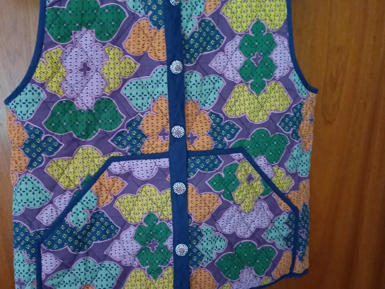 Billede 1 - Vest fra lolly laundry