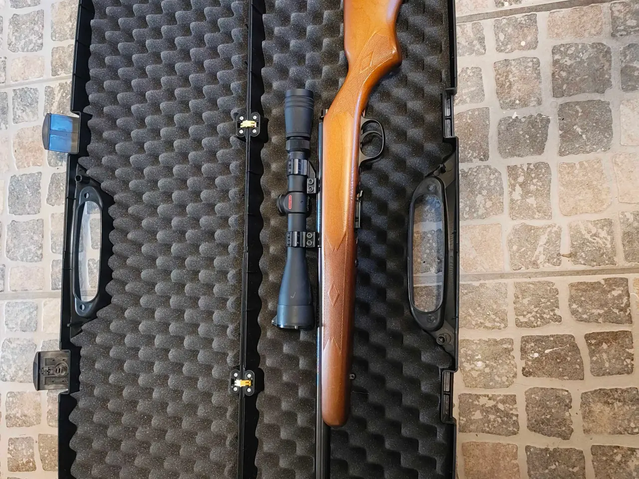Billede 5 - Marlin 17 HMR salonriffel + Leopold RedField sigte