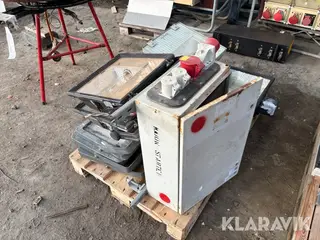 Assorterede lamper og elskab 8 styk i alt