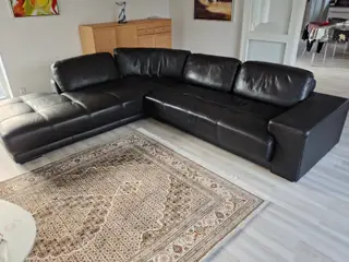 Hjørnesofa i sort læder