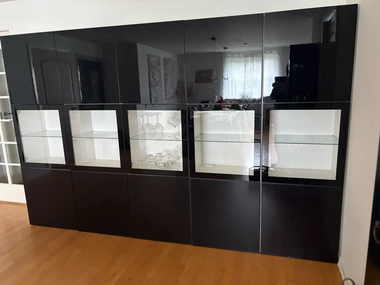Billede 2 - Højskab med glas vitrine