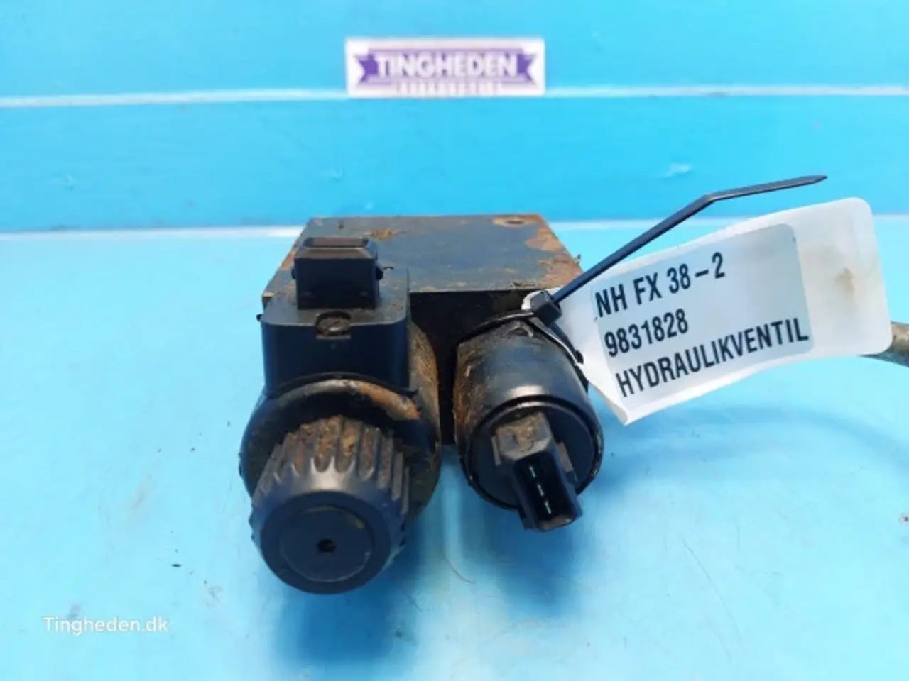 Billede 9 - New Holland FX38 Hydraulikventil 9831828