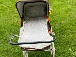 Dukkevogn sælges.