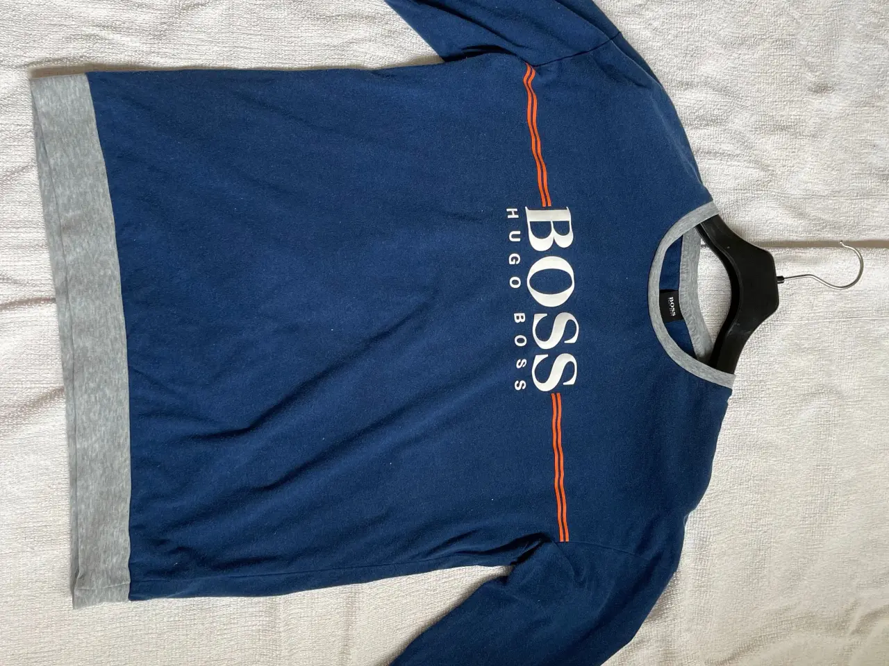 Billede 2 - HUGO BOSS sweatshirts sælges