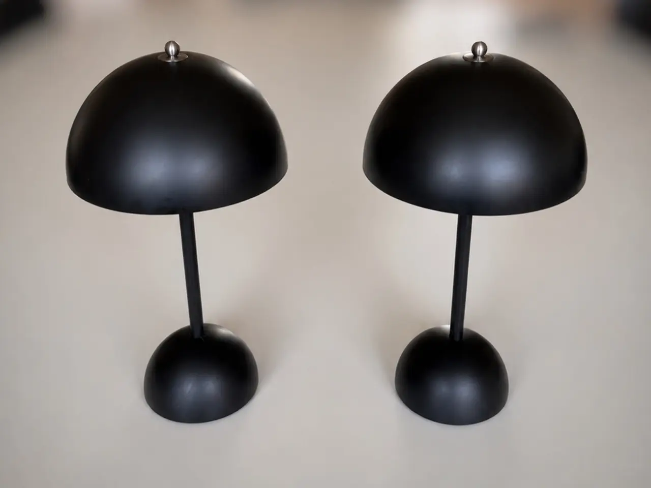 Billede 3 - 2 stk Flowerpot VP9 Portable Table Lamp