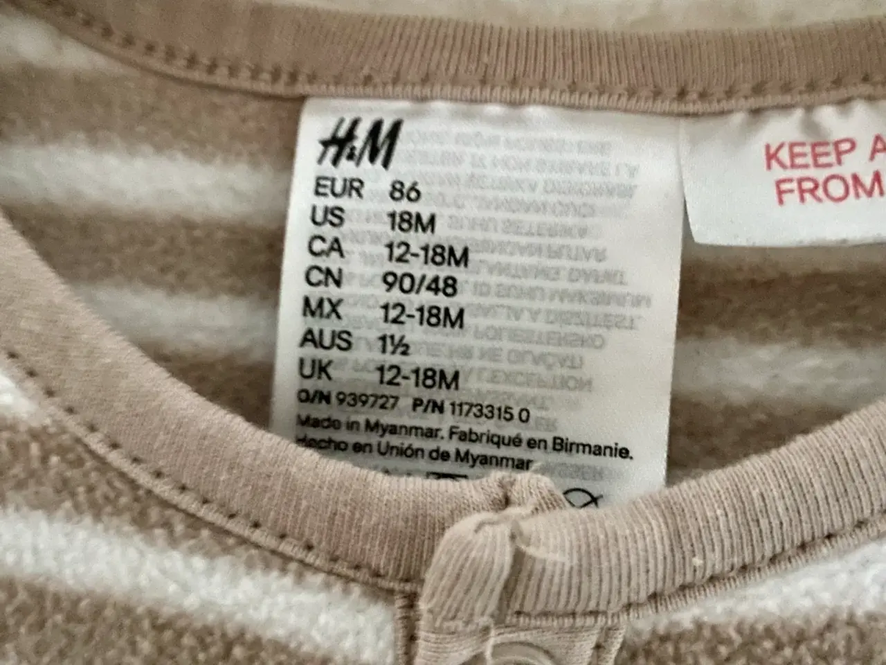 Billede 4 - H&m natdragt med fødder 86
