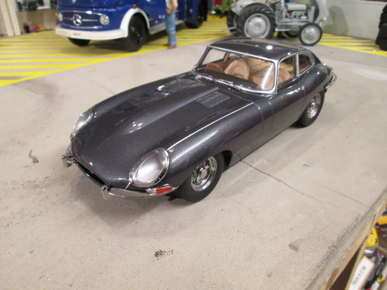 Billede 1 - Modelbil Jaguar E-Type KK-Scale 1:18