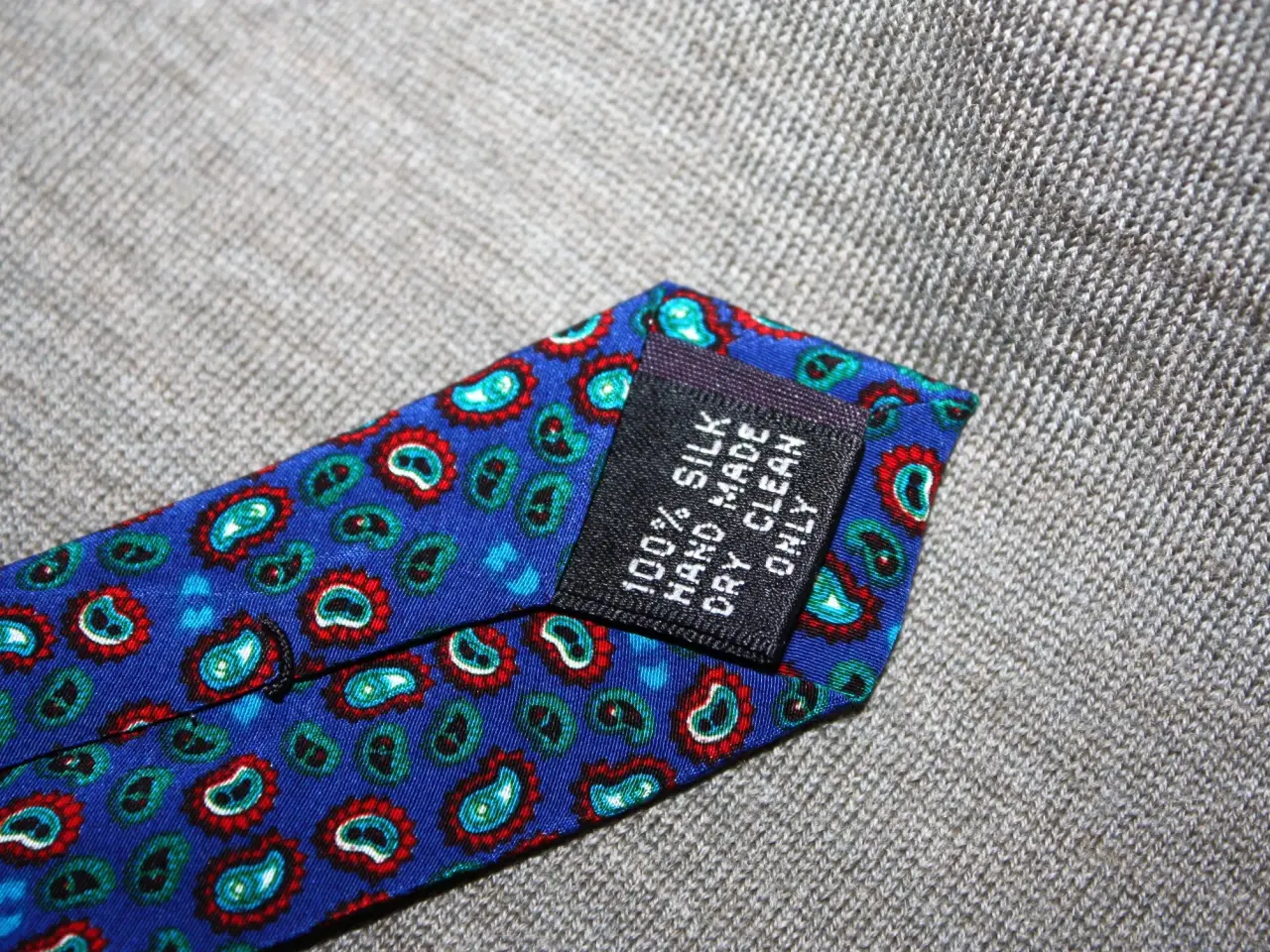 Billede 3 - Silke slips 100 % silk Hand made