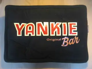 Yankie Bar-pude sælges