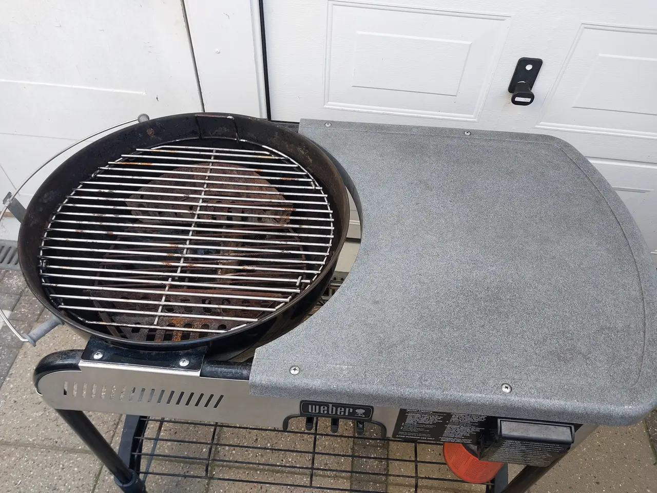 Billede 3 - Weber kuglegrill 57cm med gastænding.