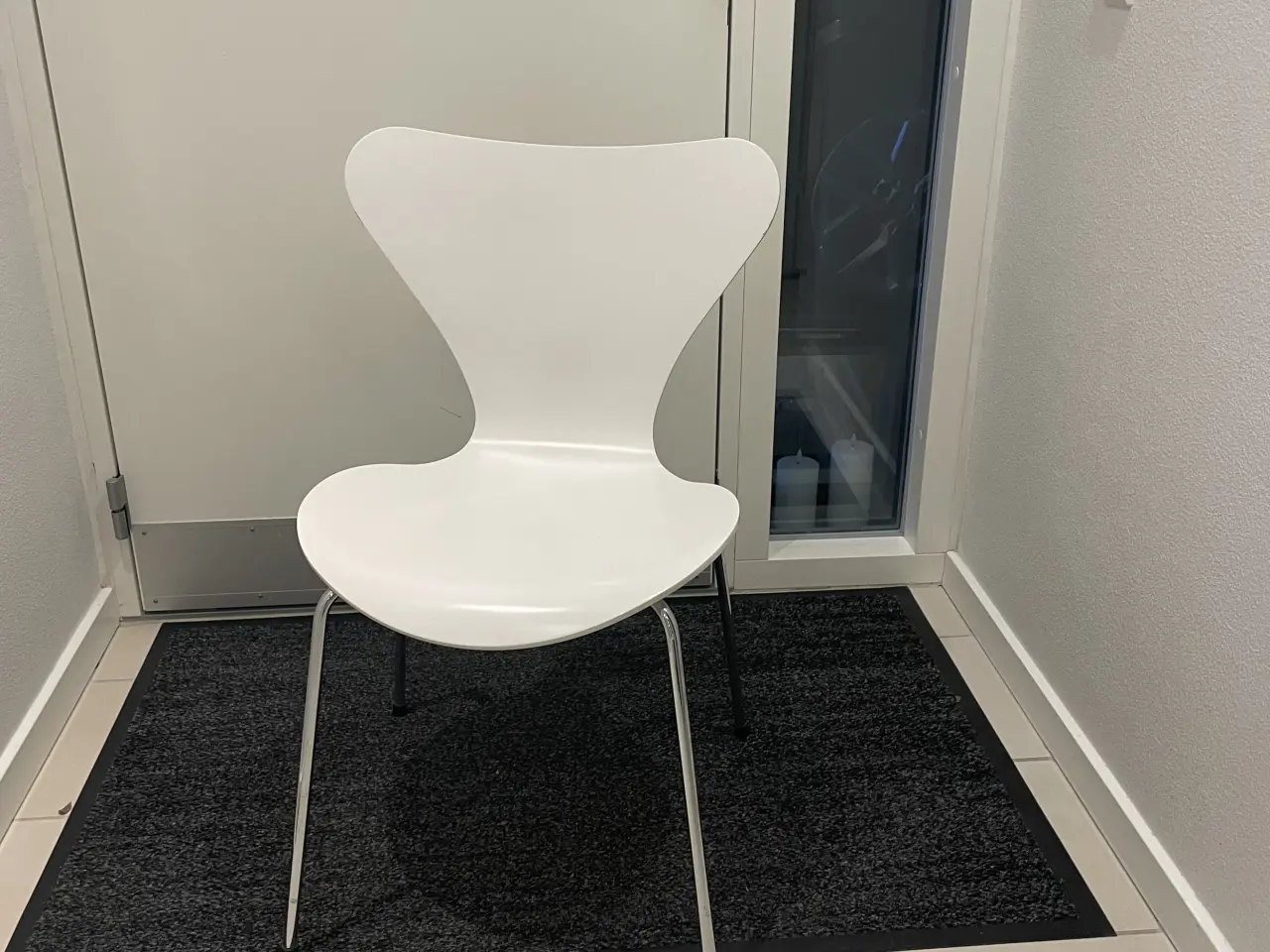 Billede 1 - Arne Jacobsen hvide spisebordsstole 