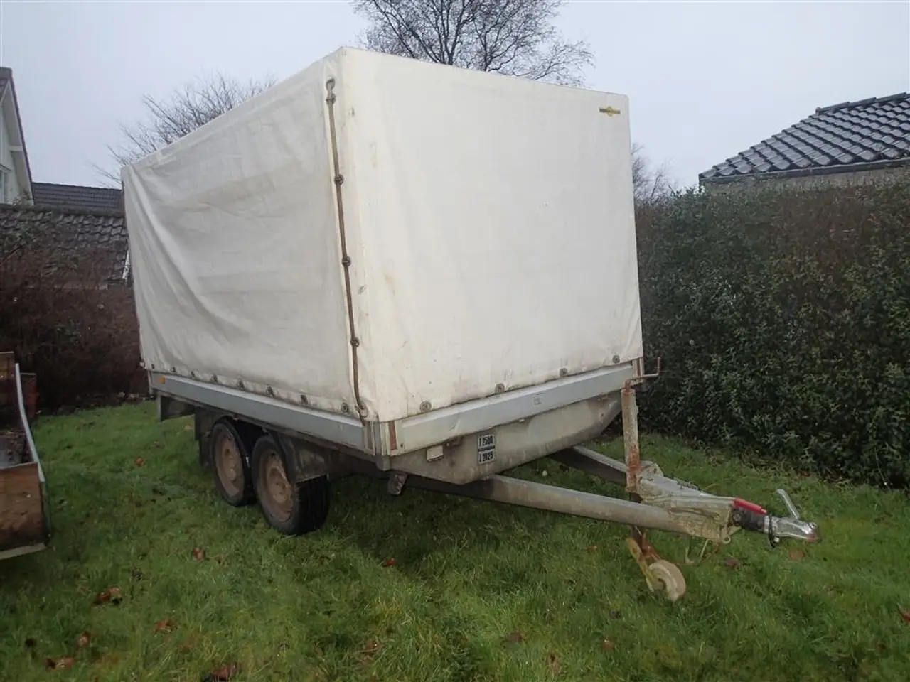 Billede 1 - Humbauer 2500 kg med overbygning