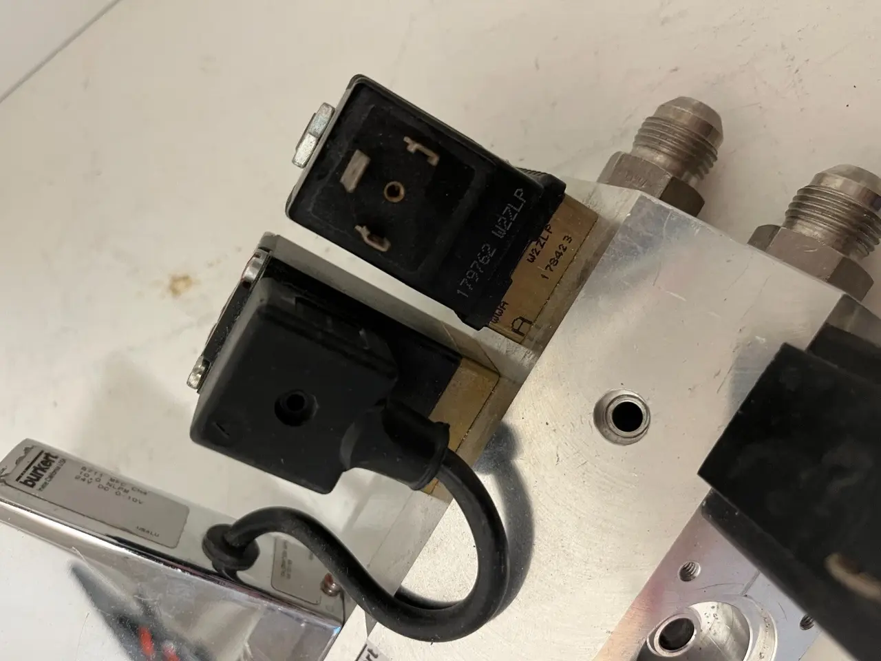 Billede 8 - Bürkert Fuel Inlet Manifold Block 5x Solenoid