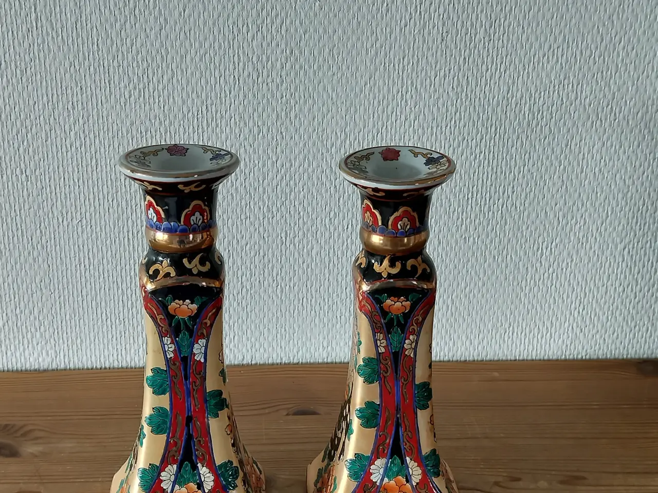 Billede 2 - To Super Dekorative Lysestager