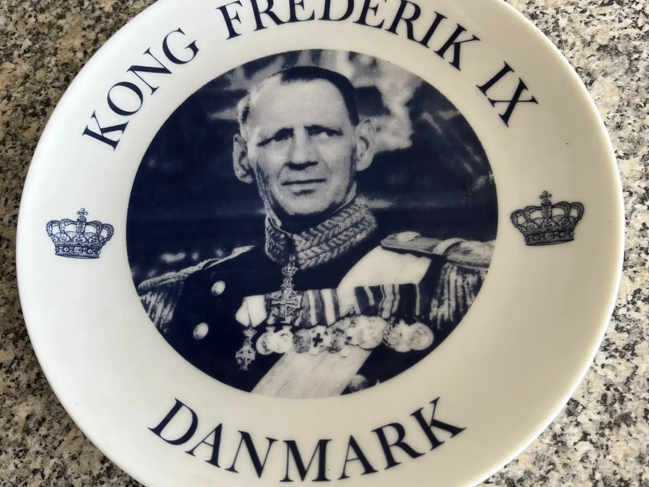 Billede 1 - Platte fra Bygdø med Kong Frederik IX